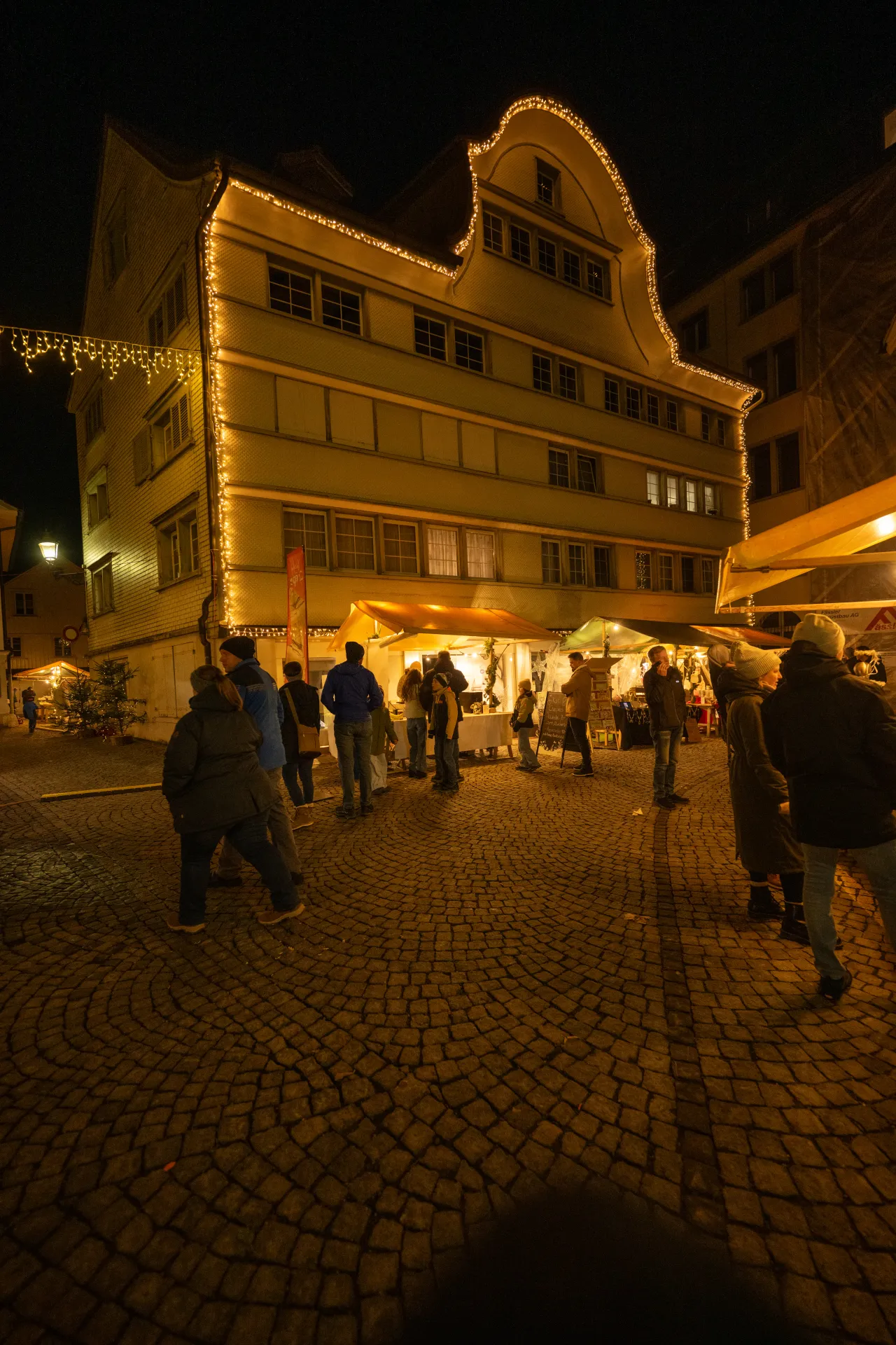 Festliche Beleuchtung im Quartier