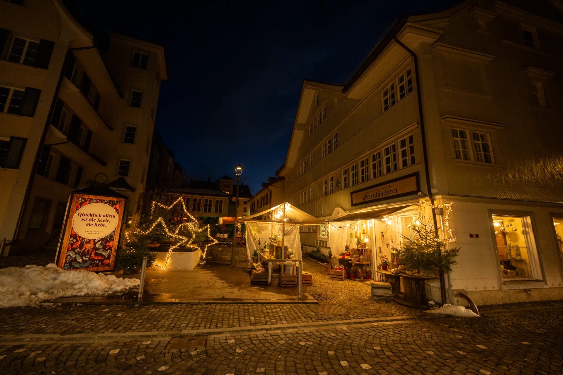 Dekoratives beim Blumenbinder