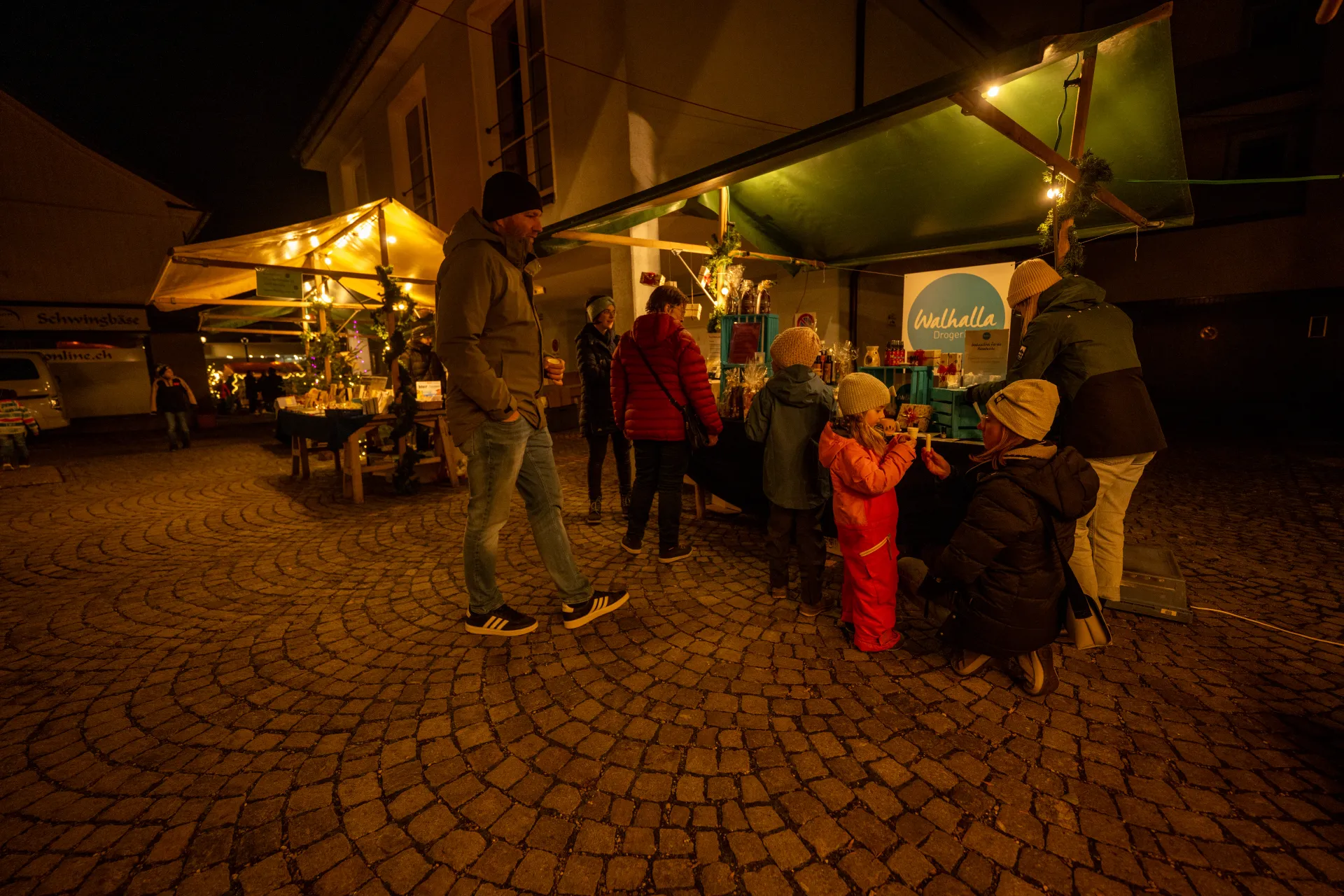 Treffpunkt beim Walhalla-Stand
